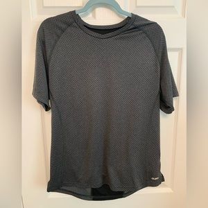 GAP Fit Dry men’s dark grey tee shirt. Size medium.